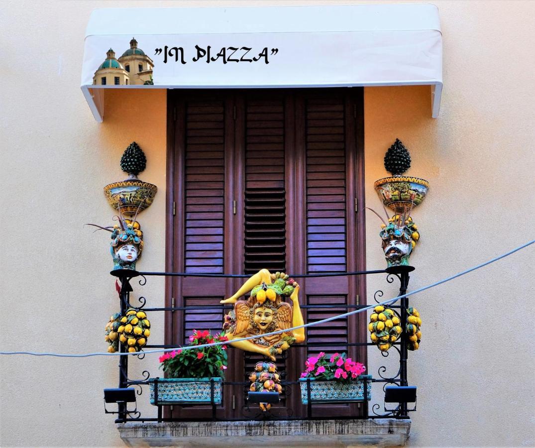 In Piazza Acomodação com café da manhã Mazara del Vallo Exterior foto