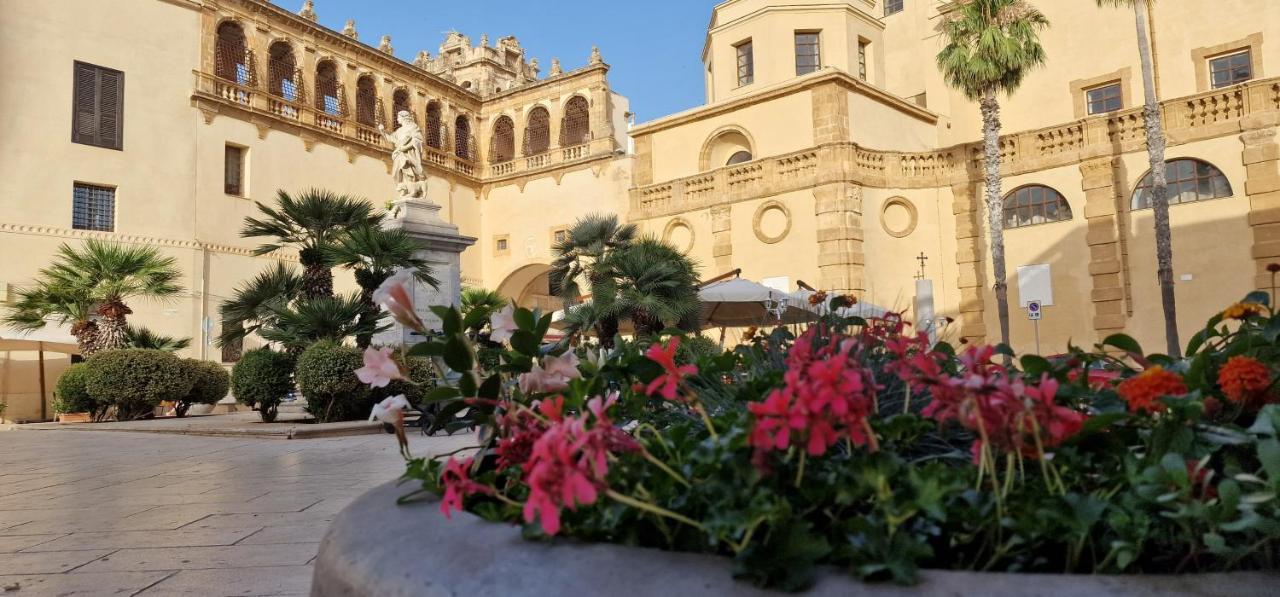 In Piazza Acomodação com café da manhã Mazara del Vallo Exterior foto