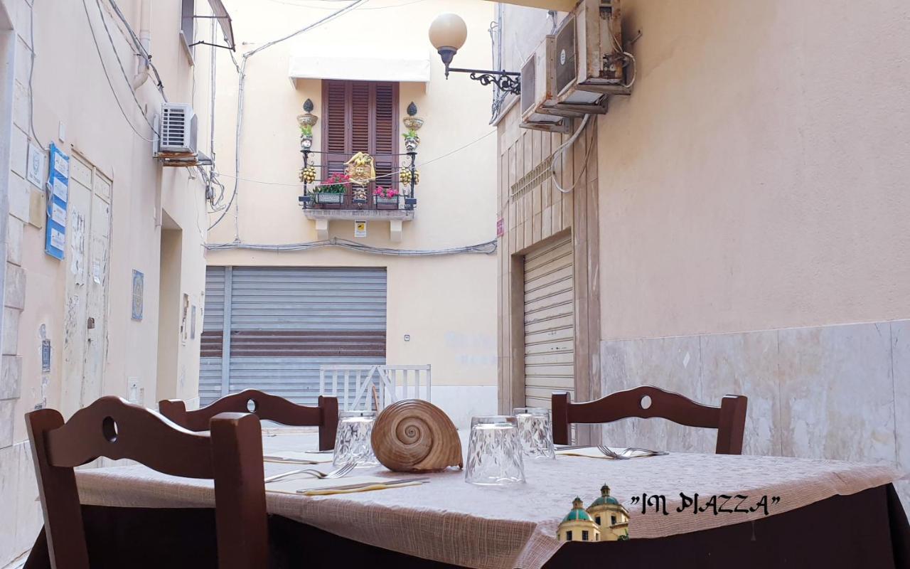 In Piazza Acomodação com café da manhã Mazara del Vallo Exterior foto