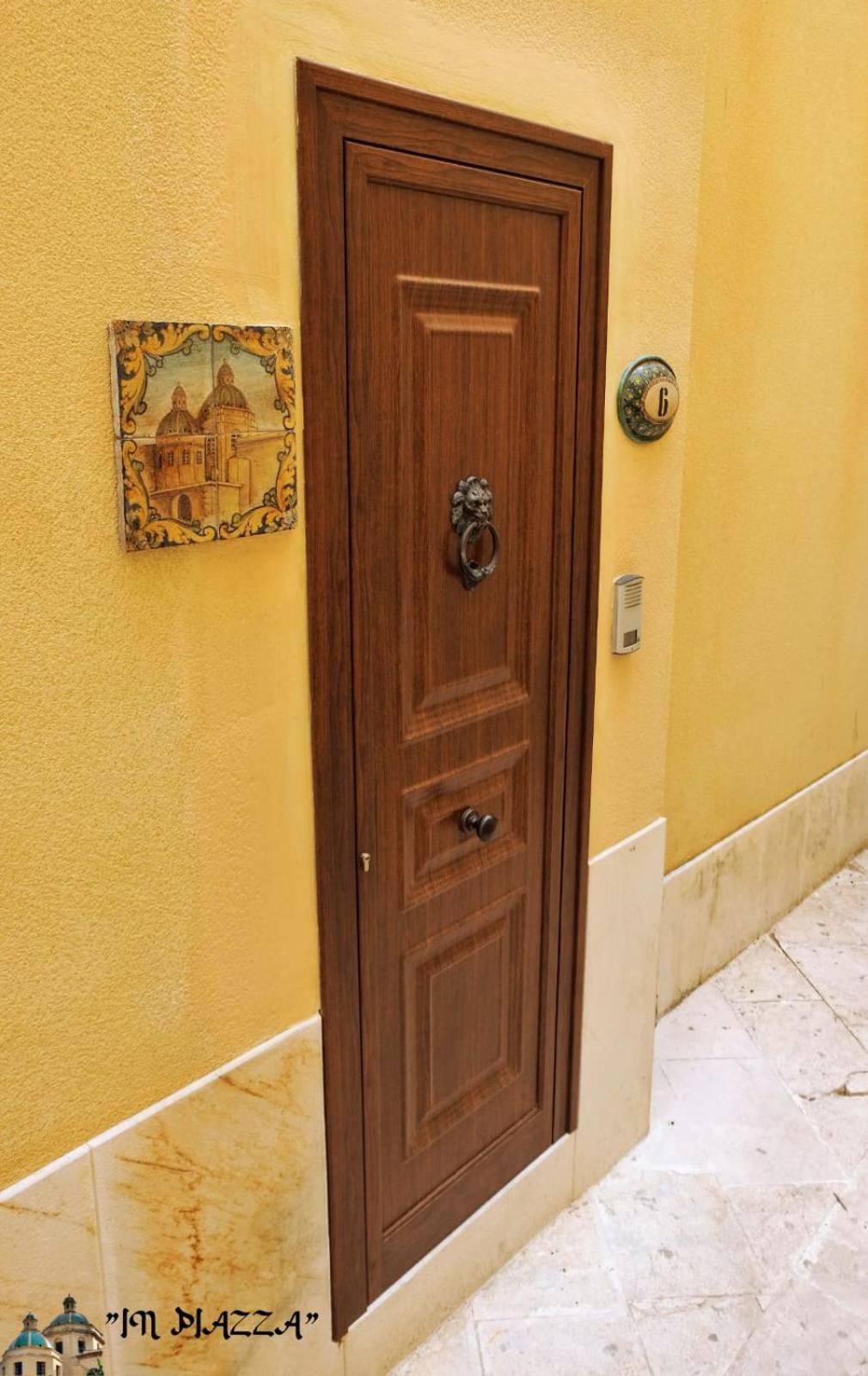 In Piazza Acomodação com café da manhã Mazara del Vallo Exterior foto